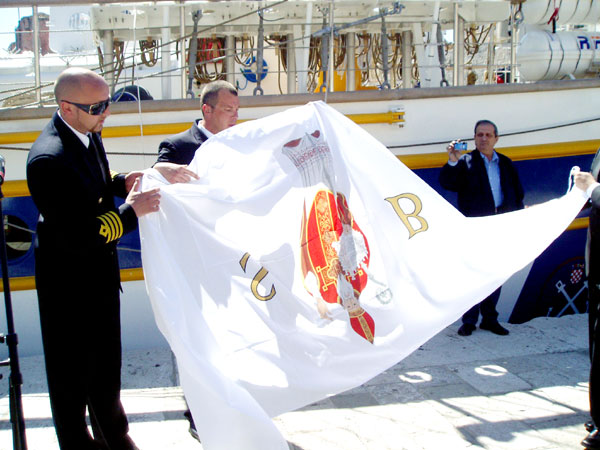 2010. 04. 07. - Školski brod „Kraljica mora“ uplovio u matičnu luku